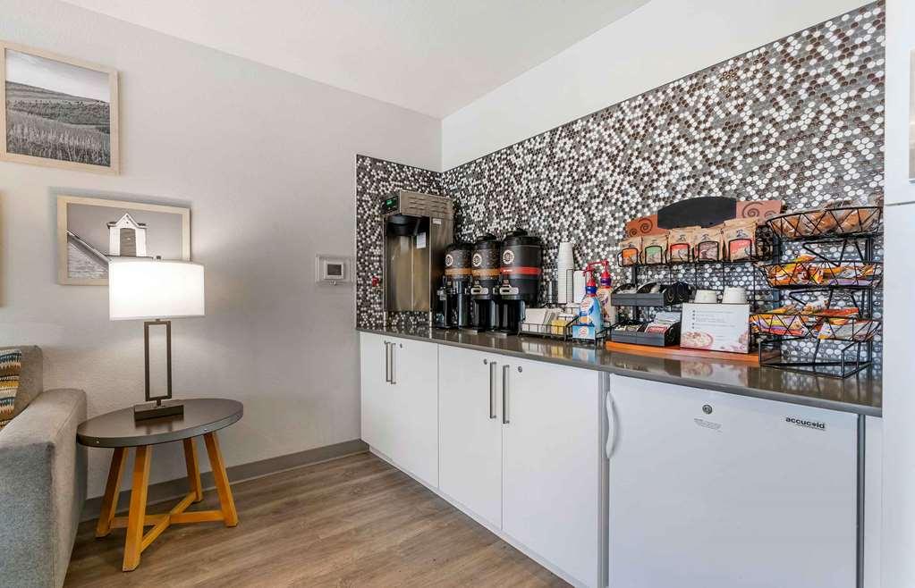 Extended Stay America Suites - Portland - East Fairview Ресторан фото